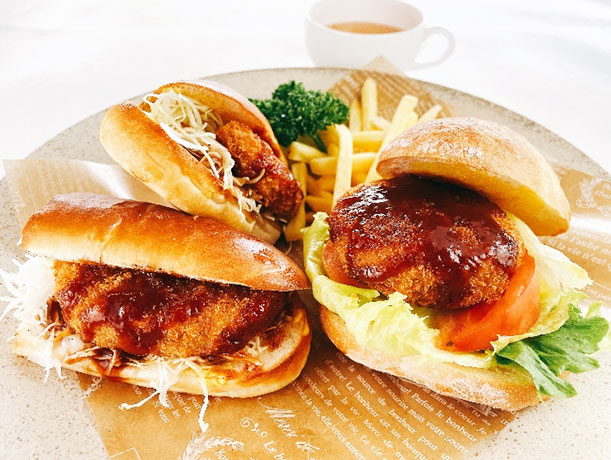 メンチ&コロッケバーガー